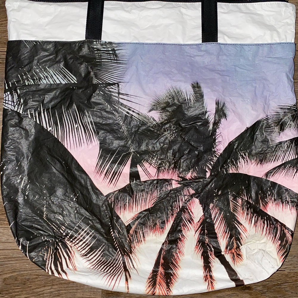 Aloha Collection Tote. Please review photos & description. - Picture 6 of 13